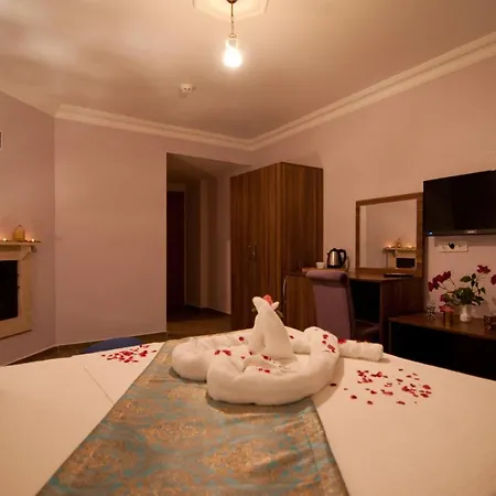 Hotel Defne *