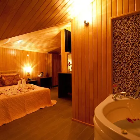 Defne Hotel *