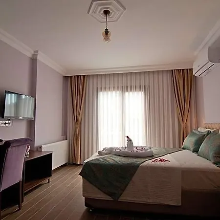 Defne Hotell 3*