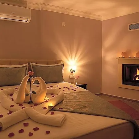 فندق Defne 3*