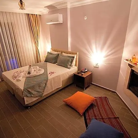فندق Defne 3*